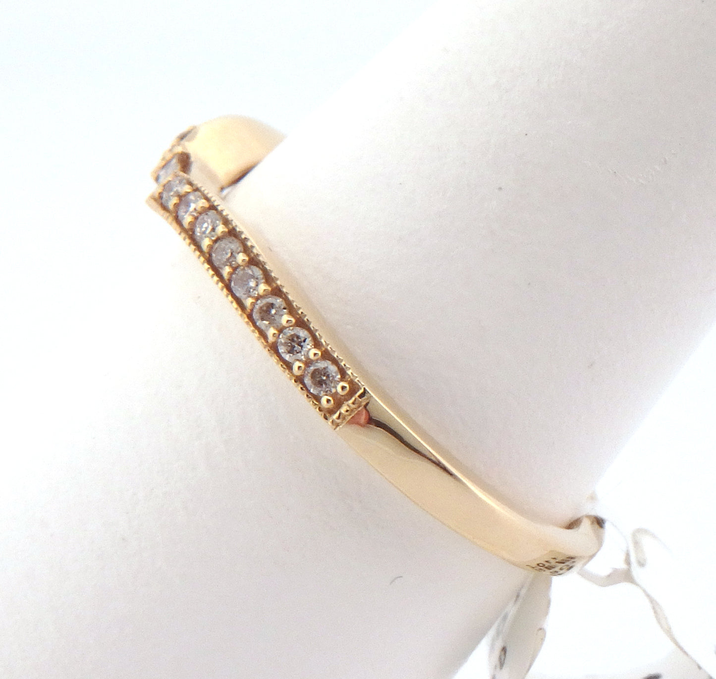 Baguette and Round Diamond Curved Band